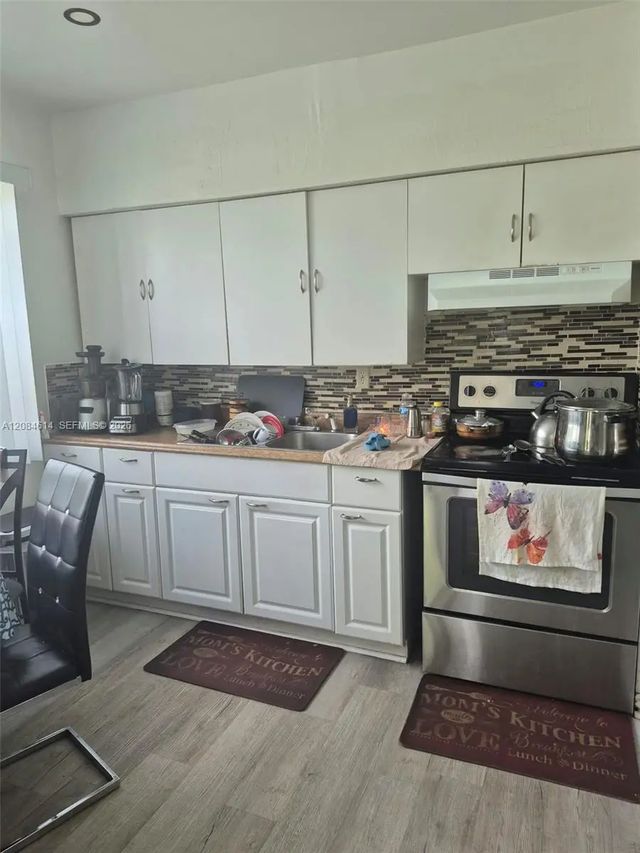 3 of 12 - 3810 Nw 195th Street, Miami Gardens, FL