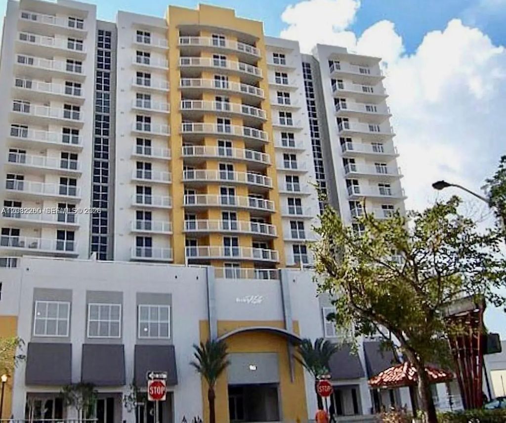 900 Sw 8th Street #808, Miami