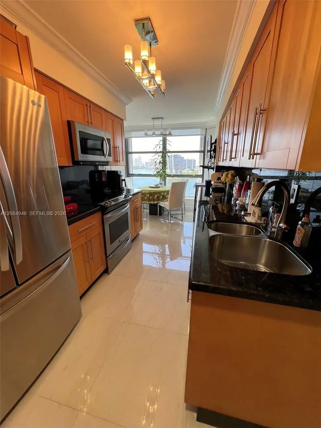 5 of 34 - 3530 Mystic Pointe Drive #1215, Aventura, FL