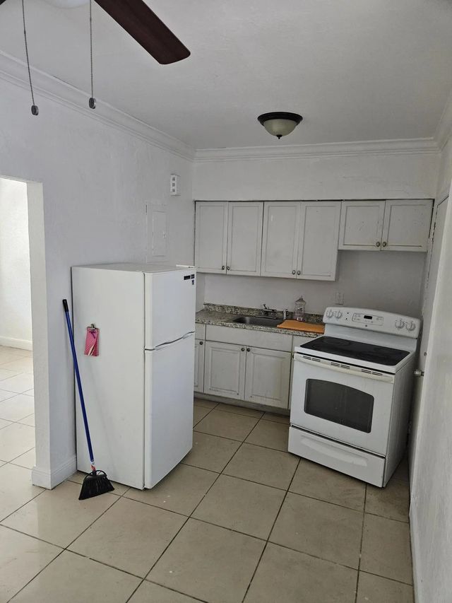 4 of 9 - 7041 Nw 6th Avenue, Miami, FL