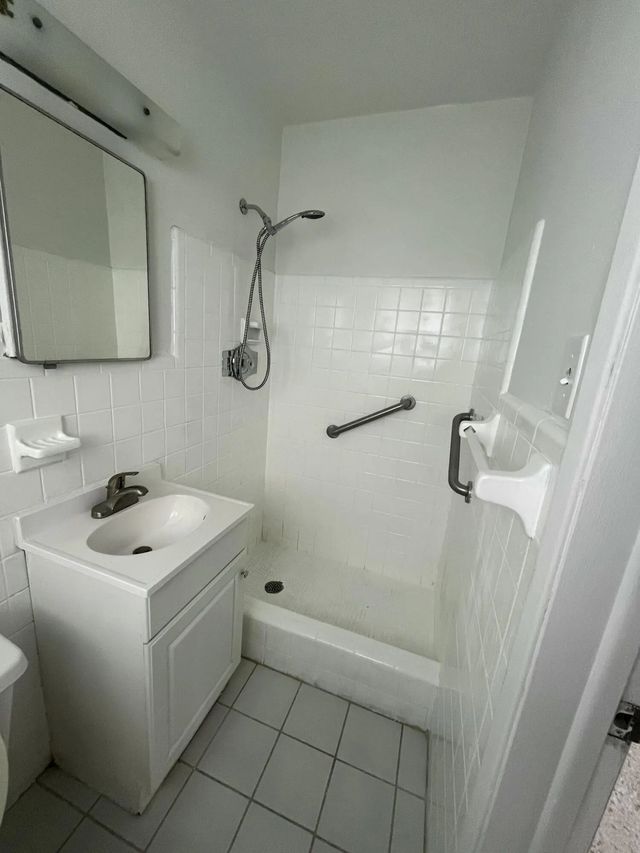 4 of 9 - 333 Nw 26th Court, Wilton Manors, FL