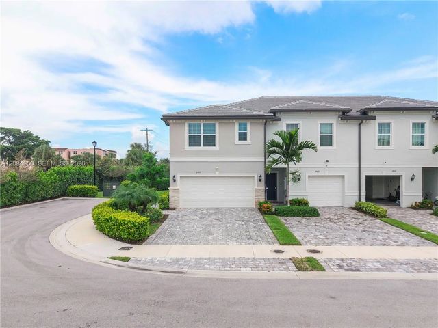 4 of 29 - 2905 Olivia Avenue, Lauderdale Lakes, FL
