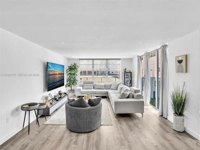 4 of 36 - 2780 Ne 183rd Street #302, Aventura, FL