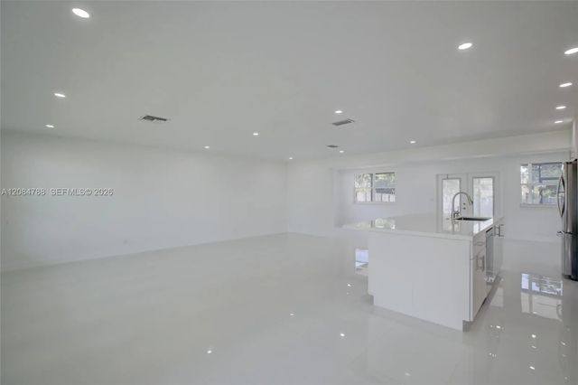 2 of 30 - 1801 N 54th Avenue, Hollywood, FL