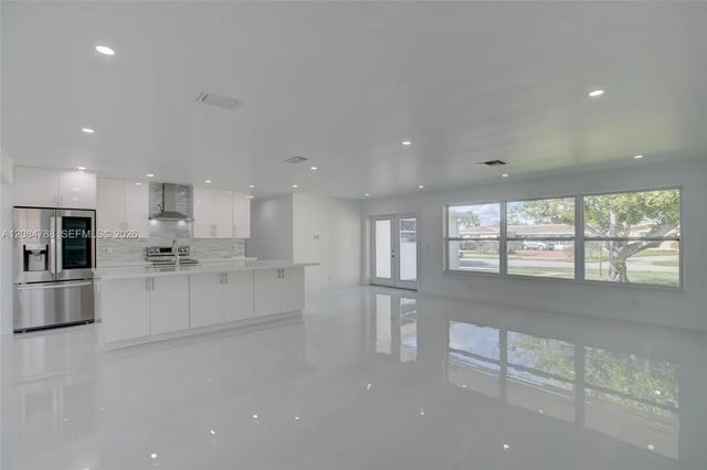 4 of 30 - 1801 N 54th Avenue, Hollywood, FL