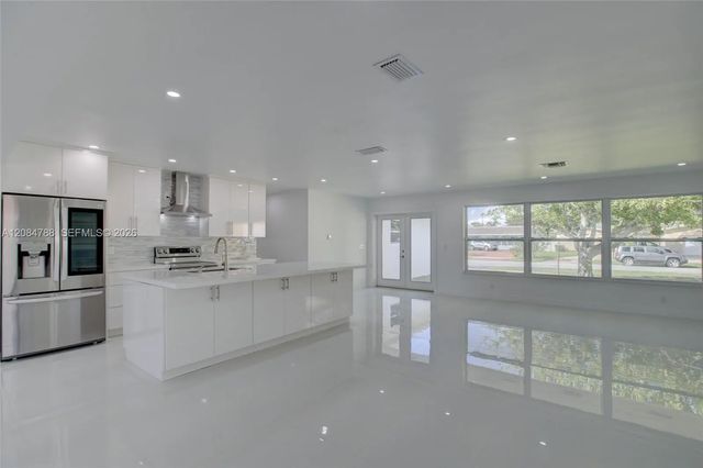 5 of 30 - 1801 N 54th Avenue, Hollywood, FL