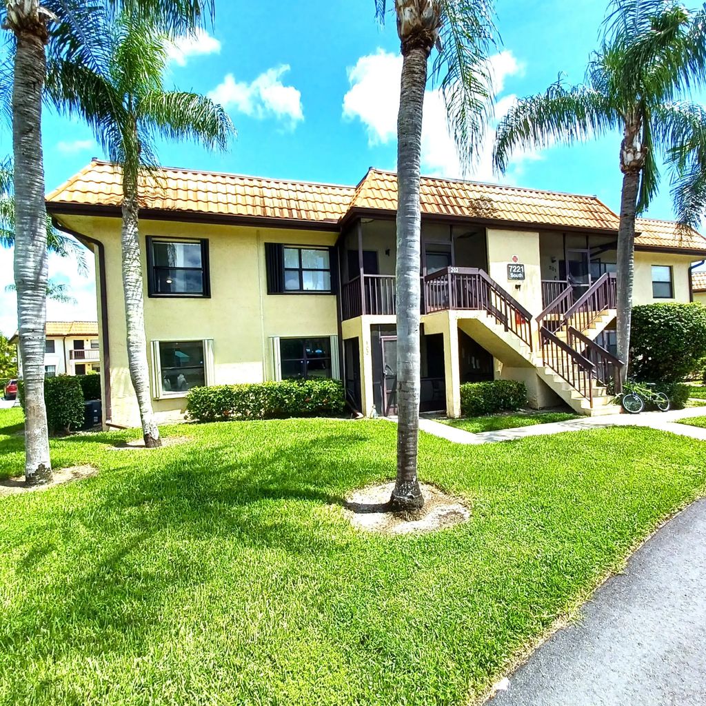 7221 Golf Colony Court #102, Lake Worth