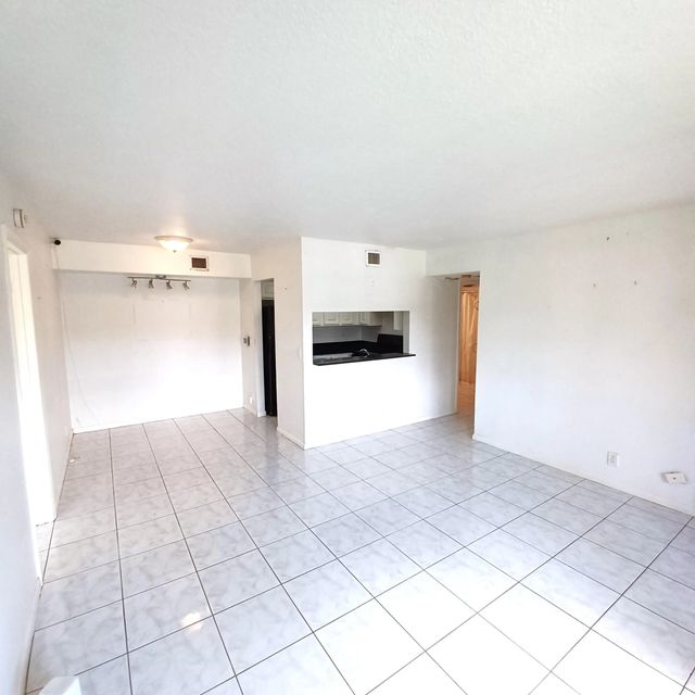 3 of 27 - 7221 Golf Colony Court #102, Lake Worth, FL