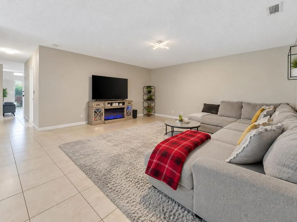 12230 Dartmoor Drive, Wellington