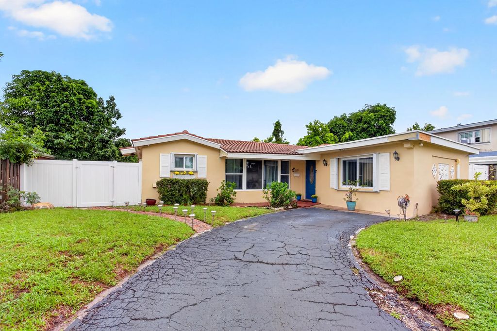 3550 Nw 33rd Terrace W, Lauderdale Lakes