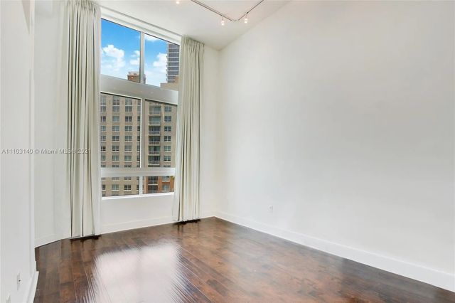 3 of 15 - 1900 N Bayshore Drive #912, Miami, FL