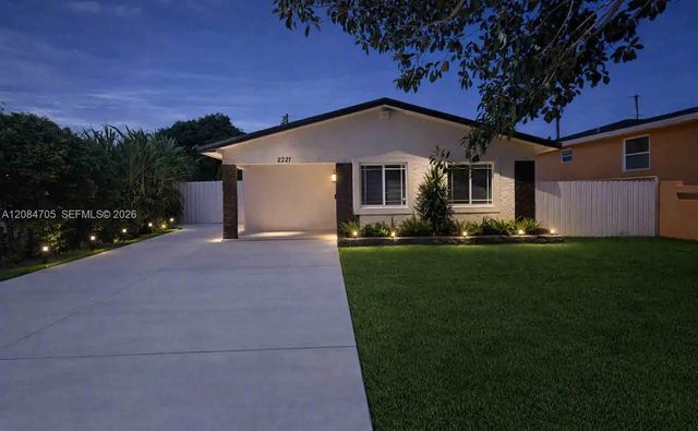 2221 Nw 170th Street, Miami Gardens