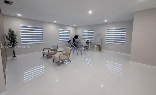 2 of 23 - 2221 Nw 170th Street, Miami Gardens, FL