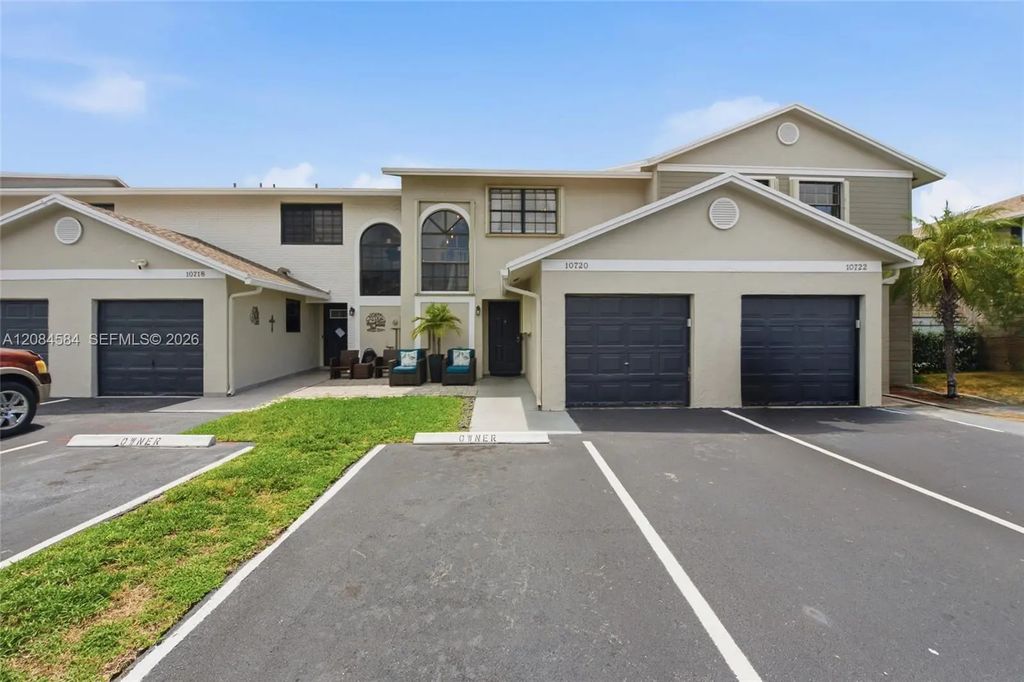 10720 Nw 11th Street, Pembroke Pines