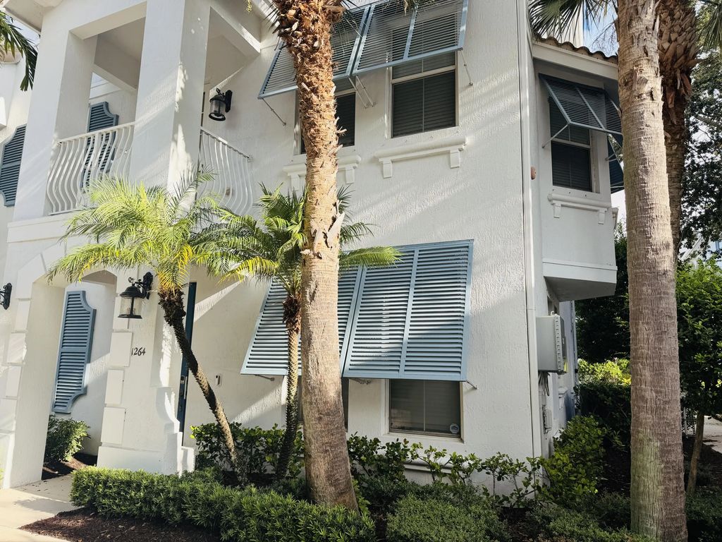 1264 Via De Fossi, Boynton Beach