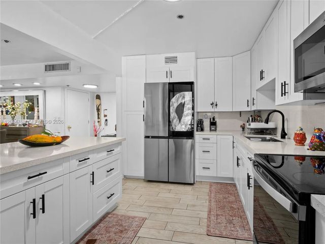 671 Ne 195th Street #329e, Miami