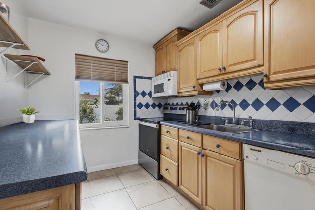 3 of 13 - 3180 Ne 13th Avenue, Pompano Beach, FL