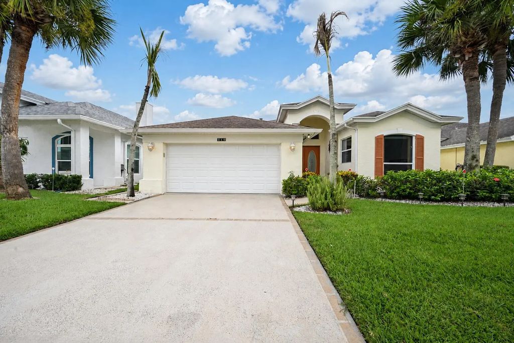 540 Nw Lambrusco Drive, Port St. Lucie