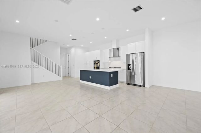 4402 Nw 81st Avenue, Doral