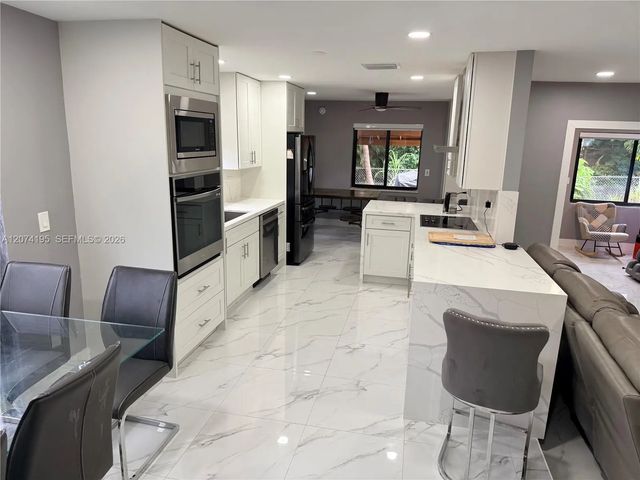 4 of 26 - 6710 Sw 10th Court, North Lauderdale, FL