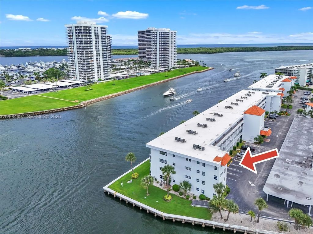 20 Yacht Club Drive #103, North Palm Beach