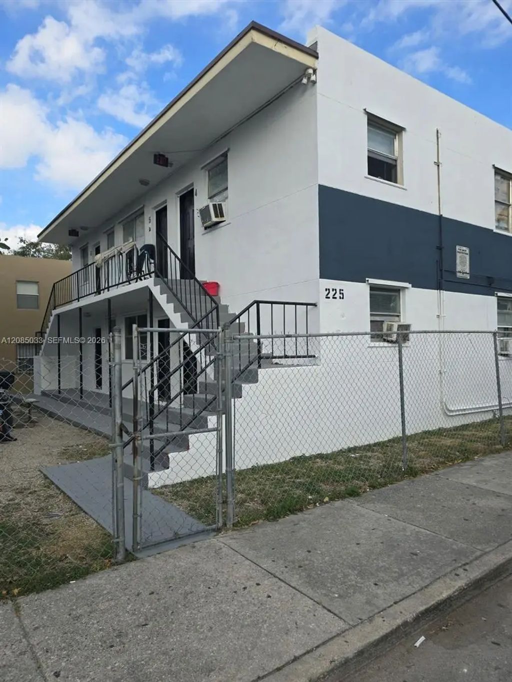 225 Nw 17th Street #4, Miami
