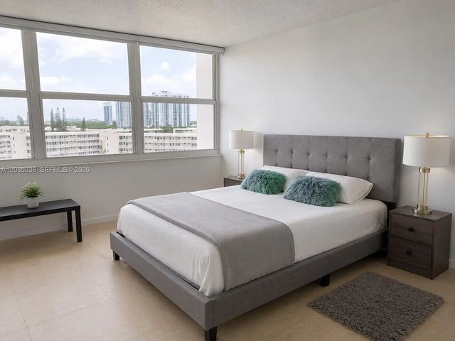 3 of 24 - 18041 Biscayne Boulevard #803, Aventura, FL