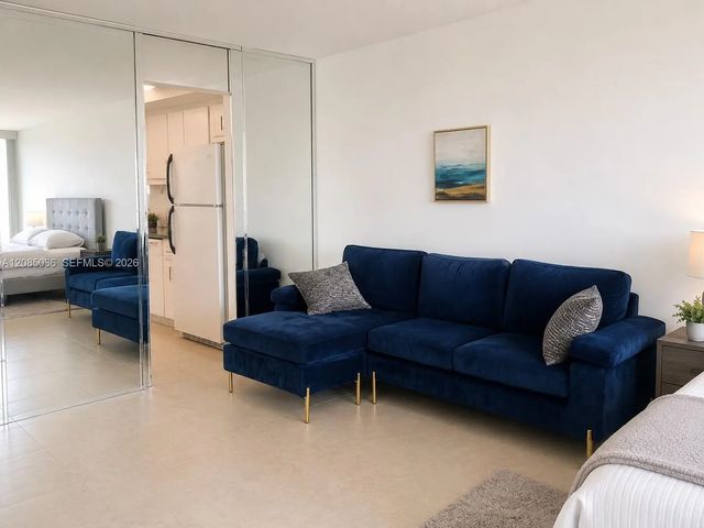 4 of 24 - 18041 Biscayne Boulevard #803, Aventura, FL