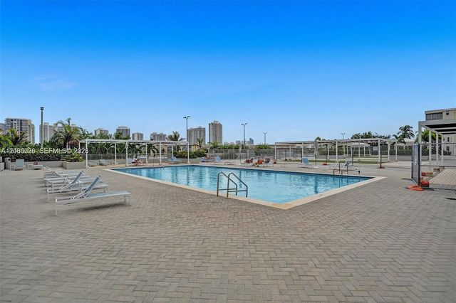 5 of 24 - 18041 Biscayne Boulevard #803, Aventura, FL