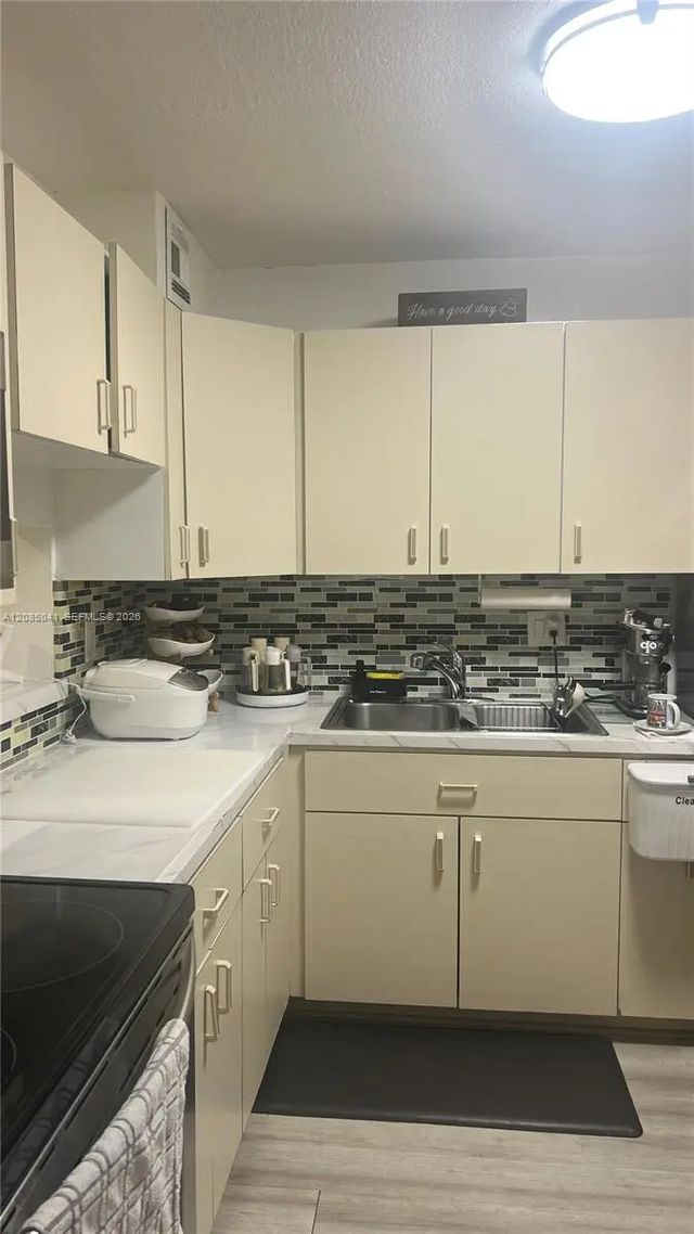 3 of 16 - 1480 W 46th Street #210, Hialeah, FL
