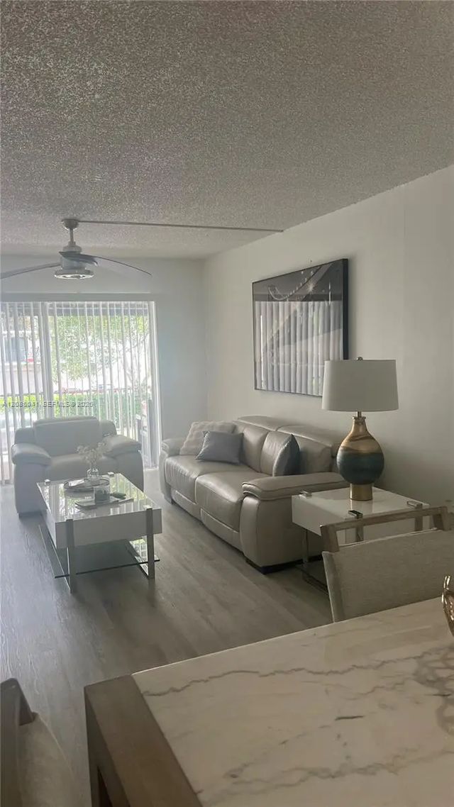 4 of 16 - 1480 W 46th Street #210, Hialeah, FL