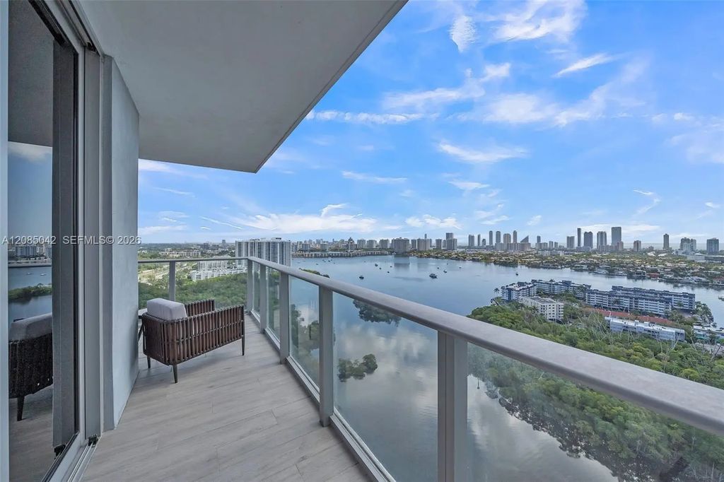 16385 Biscayne Boulevard #2707, North Miami Beach