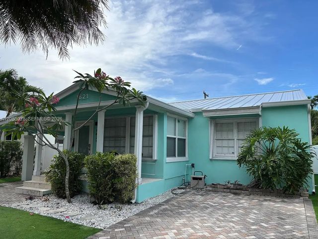3 of 26 - 1621 Ne 3rd Court, Fort Lauderdale, FL