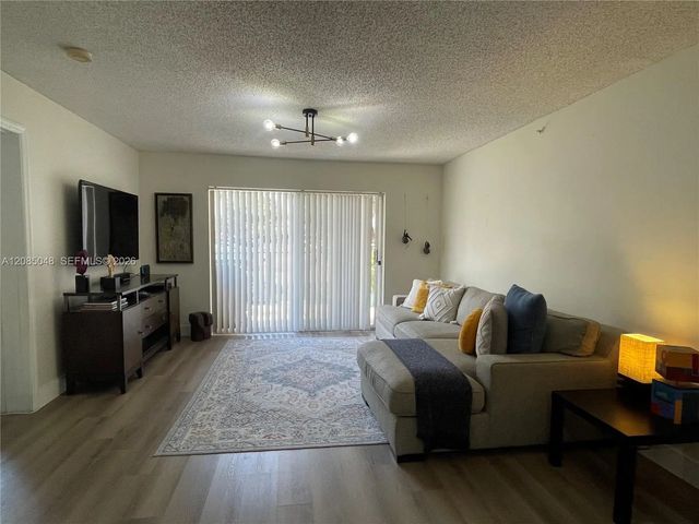 3 of 27 - 2009 Se 10th Avenue #303, Fort Lauderdale, FL