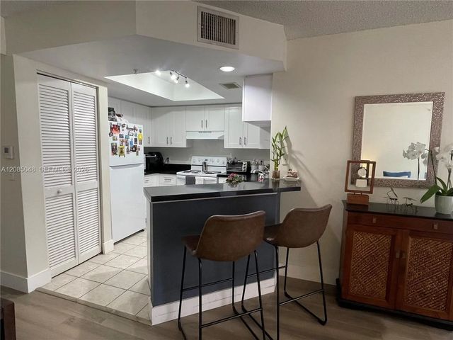 5 of 27 - 2009 Se 10th Avenue #303, Fort Lauderdale, FL