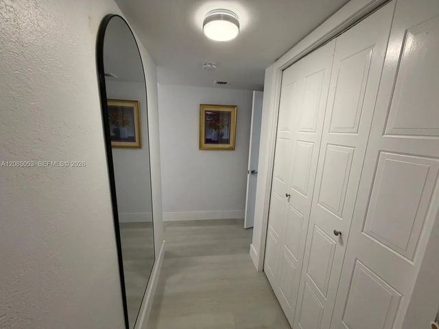 4 of 11 - 331 Lakeview Drive #101, Weston, FL