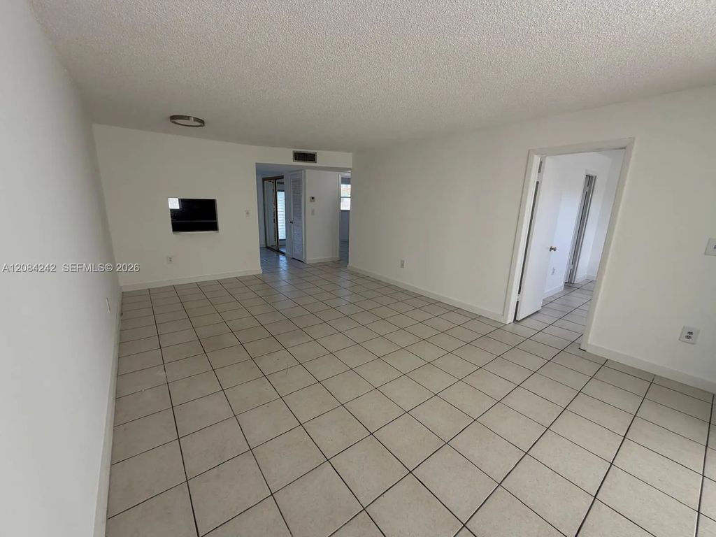 8600 Sunrise Lakes Boulevard #211, Sunrise