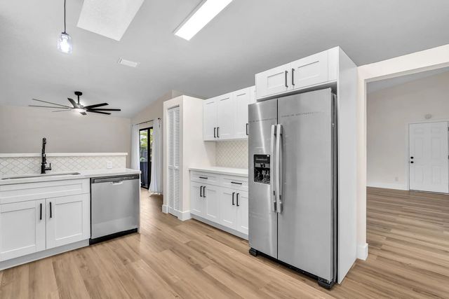 4 of 45 - 6014 Nw 78th Way, Tamarac, FL