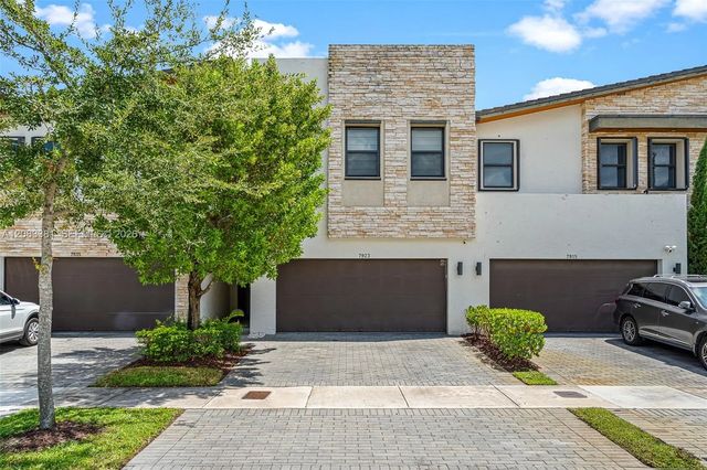 7923 Nw 104th Court, Doral
