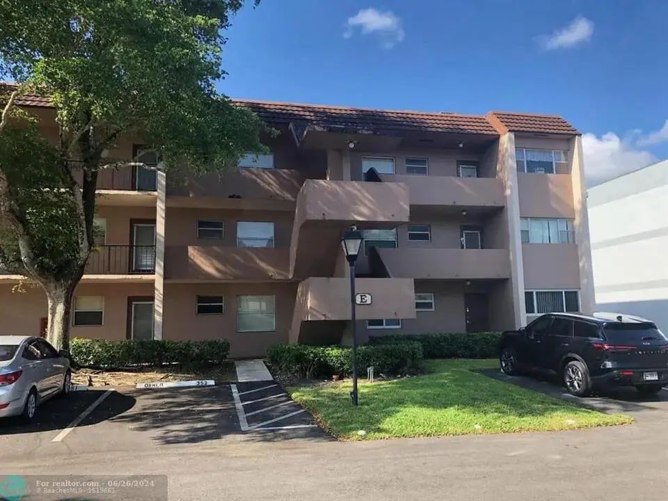 8350 Sands Point Boulevard #e310, Tamarac