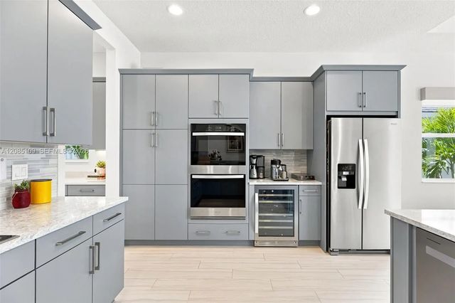 4 of 59 - 14940 Wildwood Circle, Westlake, FL