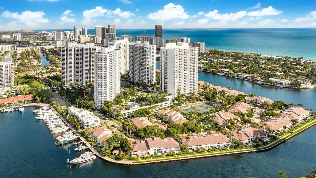 21150 Point Place #3004, Aventura