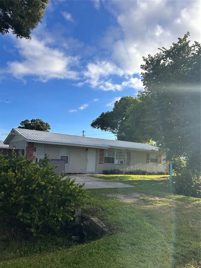 2 of 15 - 362 Park Lane Drive, North Fort Myers, FL