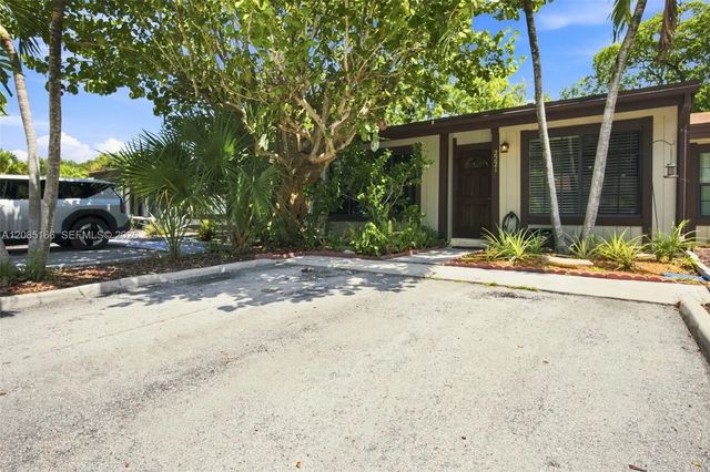 2221 Buttonwood Avenue, Pembroke Pines