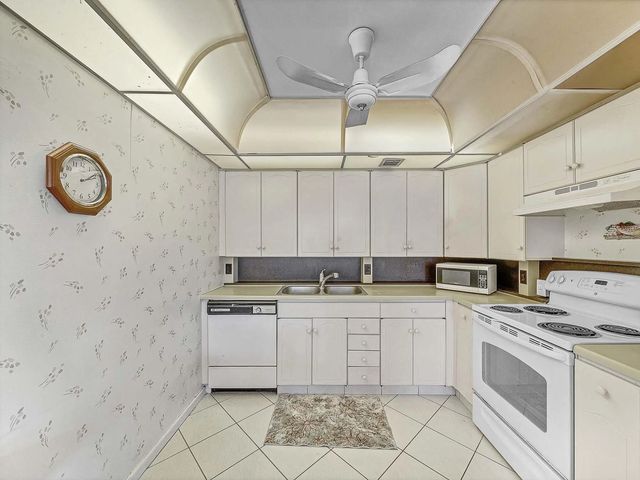 5 of 40 - 3002 Ventnor #g, Deerfield Beach, FL