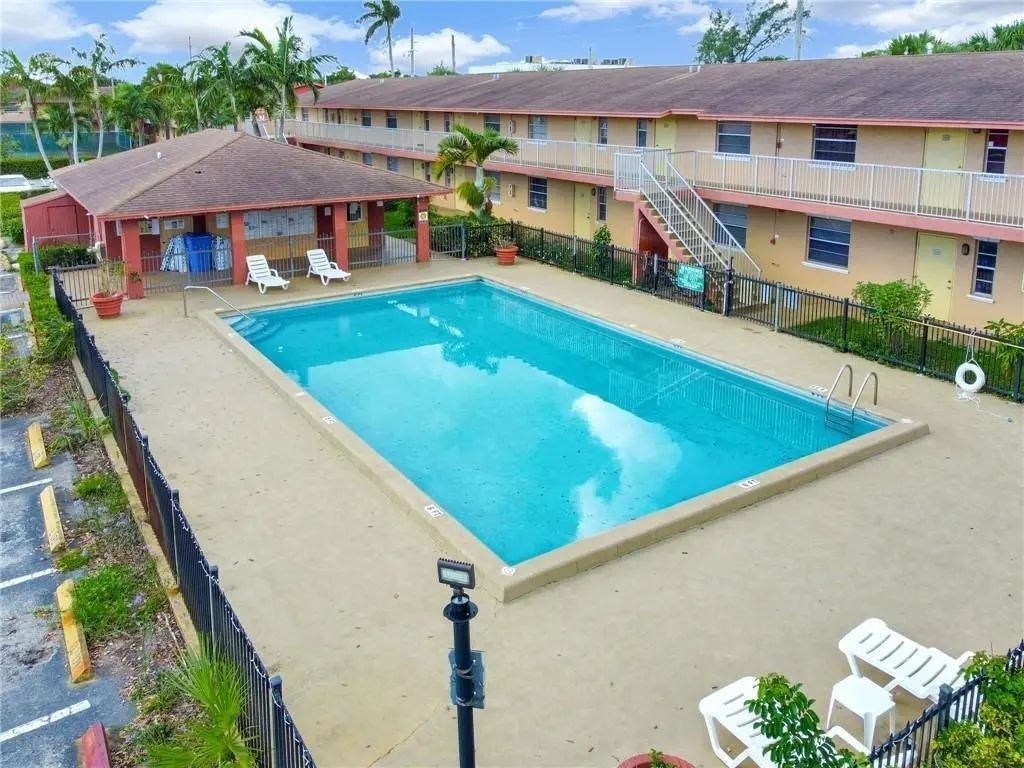 95 Ne 41st Street #l171, Oakland Park