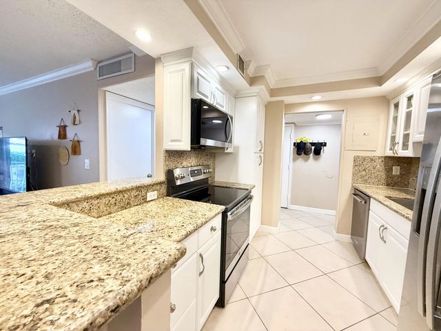 5 of 43 - 950 Ponce De Leon Road #104, Boca Raton, FL