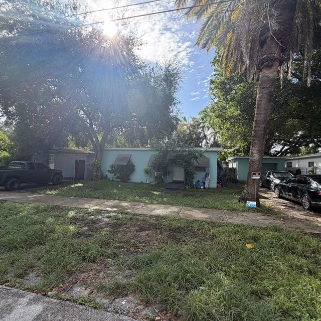 2 of 4 - 606 Columbus Parkway, Hollywood, FL