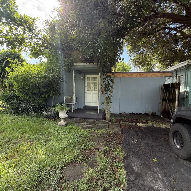 3 of 4 - 606 Columbus Parkway, Hollywood, FL