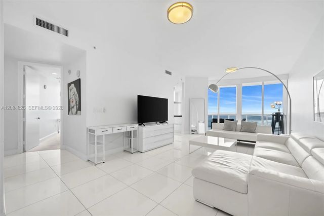 3 of 32 - 18201 Collins Avenue #4709, Sunny Isles Beach, FL